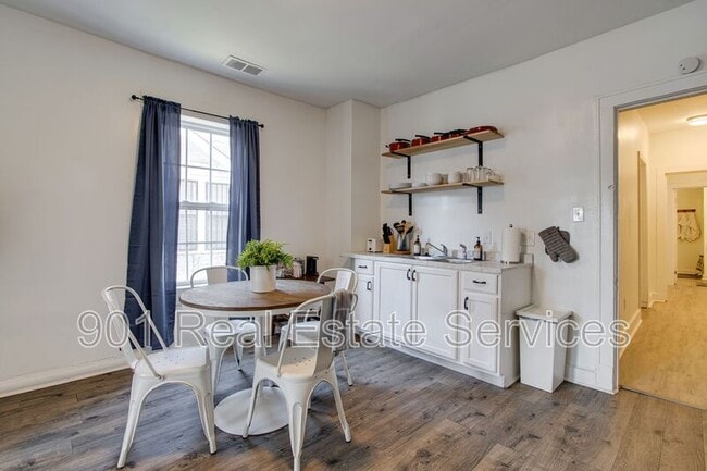 Building Photo - 1954 Manila Ave