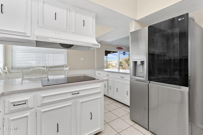 Building Photo - 4871 Los Reales Dr