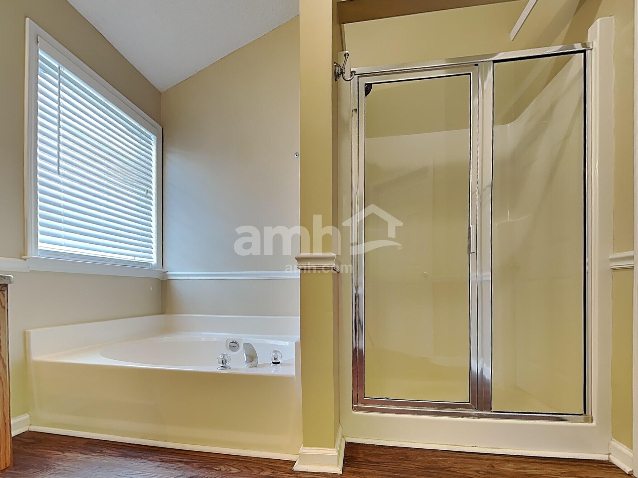 Building Photo - 409 Ascott Way