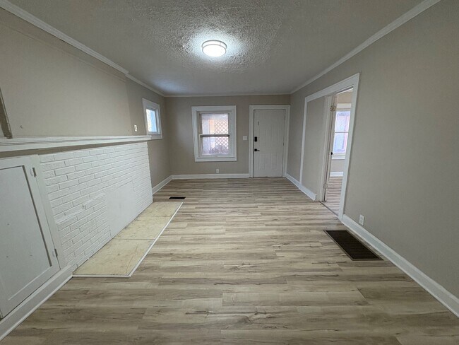 Building Photo - 320 N Colorado Ave