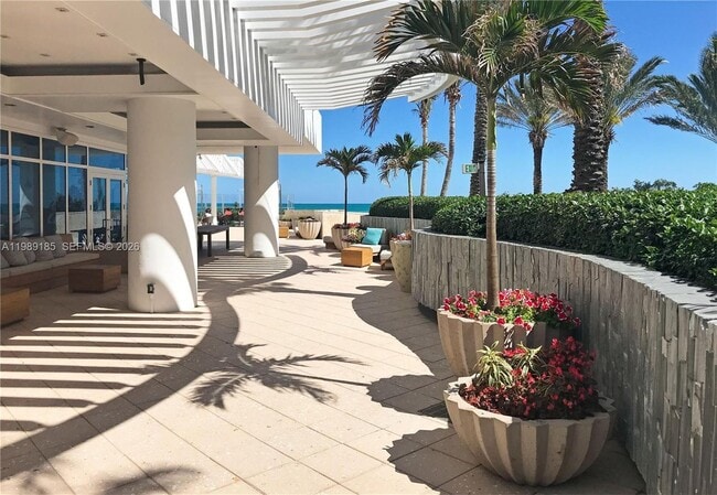 Building Photo - 6899 Collins Ave