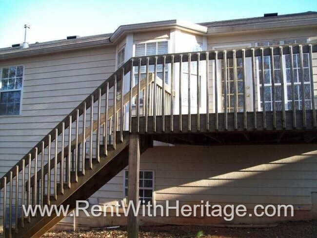 Building Photo - WOW!!....AMAZING HOME 4Bd/3Ba PLUS OFFICE/ UPGRADES GALLORE/ FULL FIN. BSMNT