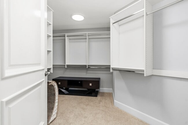 Building Photo - Spacious Irvine Financial District Condo with Full Service Amenities