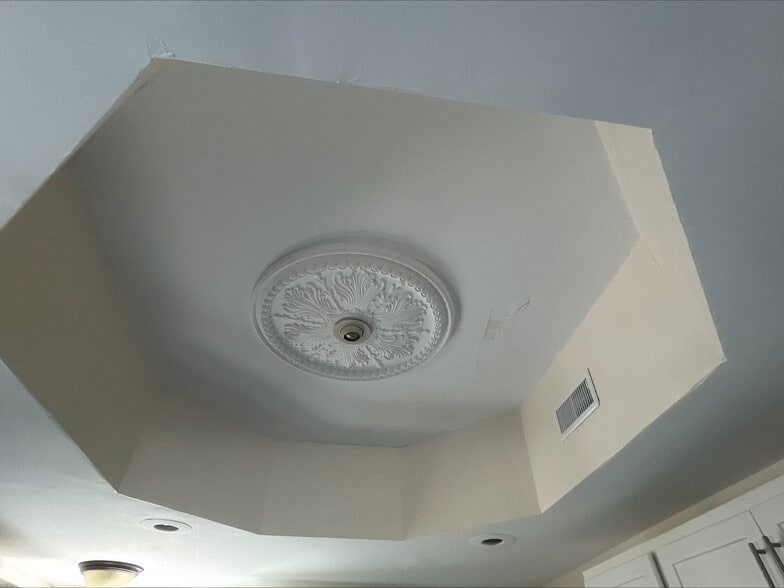 Building Photo - 14 Parkland Pl