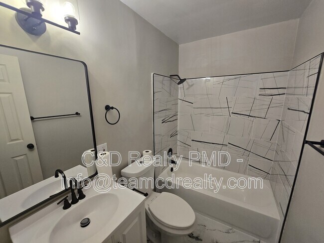Building Photo - 4308 E 143rd St