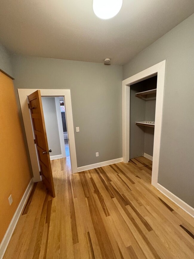 Building Photo - Eclectic Portland Home with Modern Touches and Abundant Natural Light