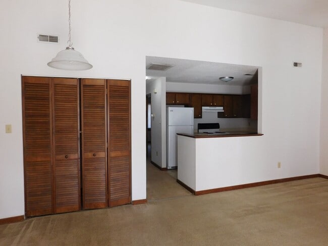 Building Photo - 1540 College Way
