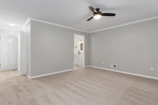 Building Photo - 400 Derby Ln