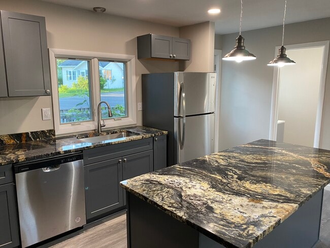 Building Photo - 313 S Main St