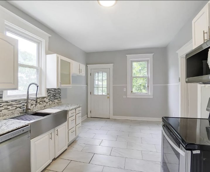 Building Photo - 97 Ehrman Ave