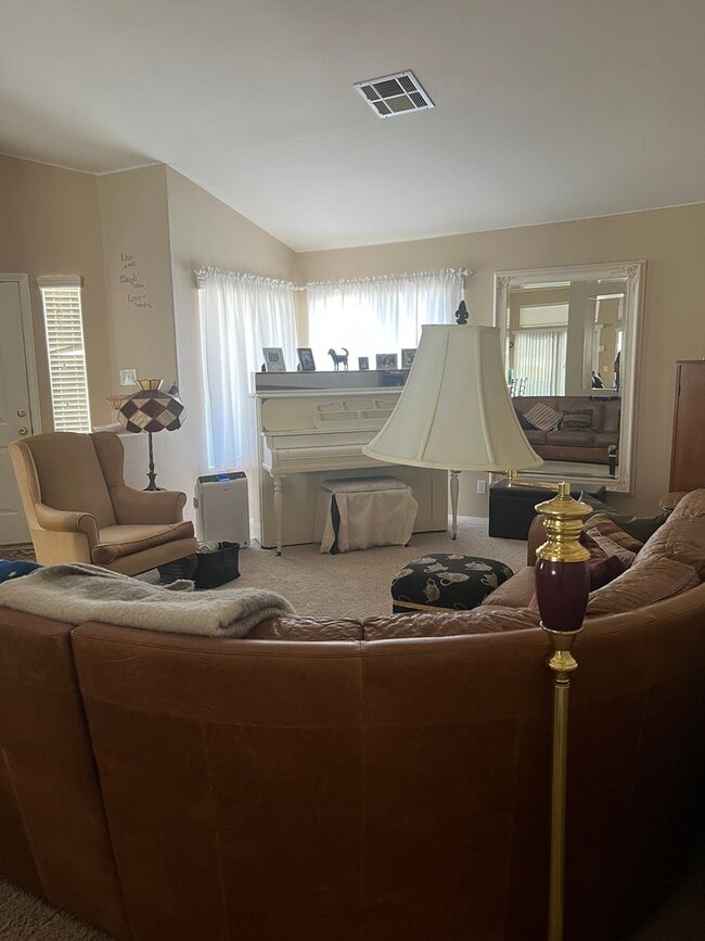Building Photo - Single Story Home With 3 Spacious Bedrooms
