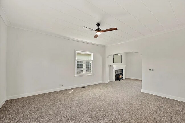 Building Photo - Beautiful Craftsman Home with Ample Parking & Outdoor Space