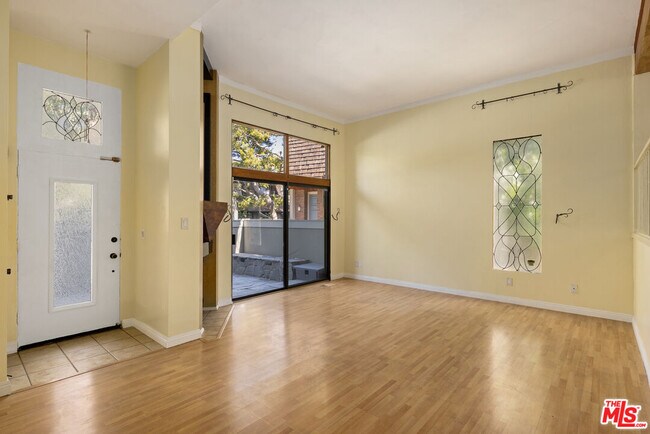 Building Photo - 13360 Maxella Ave