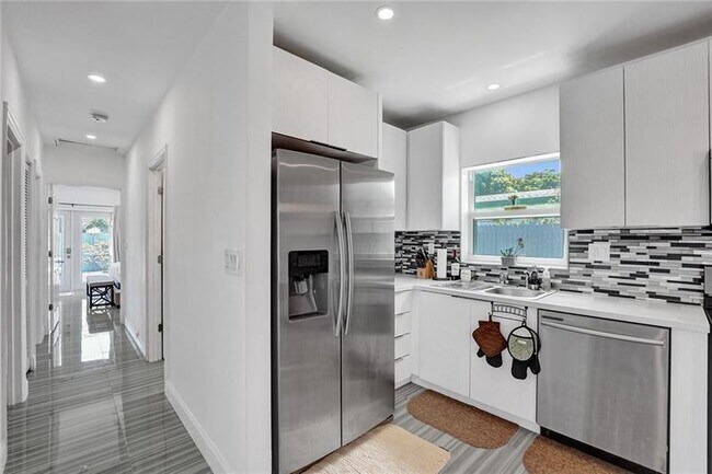 Building Photo - 1732 NE 173rd St