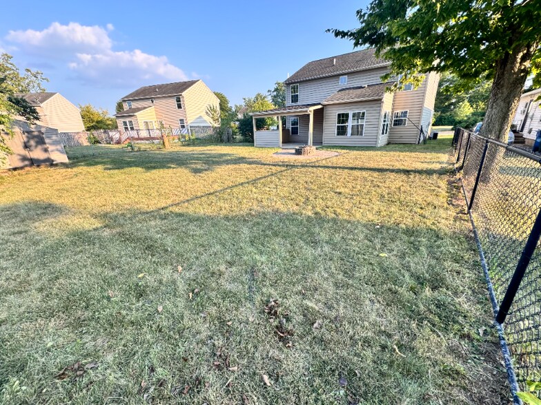 Building Photo - 5101 Oak Ave