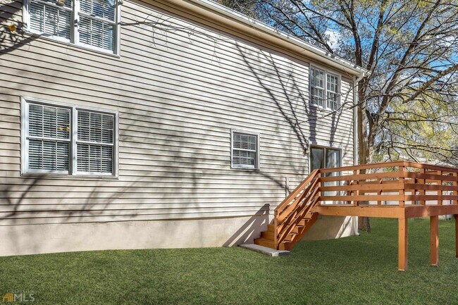 Building Photo - 2991 Brooks Dr