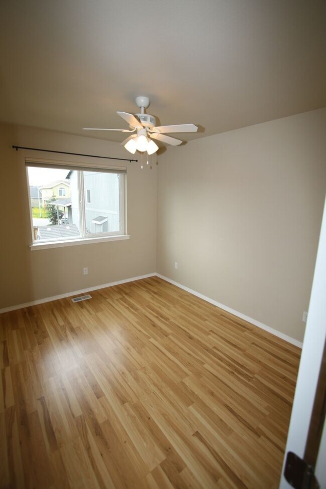 Building Photo - 368 SKWENTNA Dr