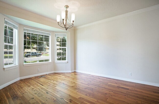 Building Photo - 1026 E 100 S
