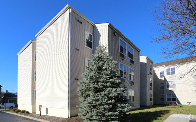 Building Photo - Speers Court Apartments