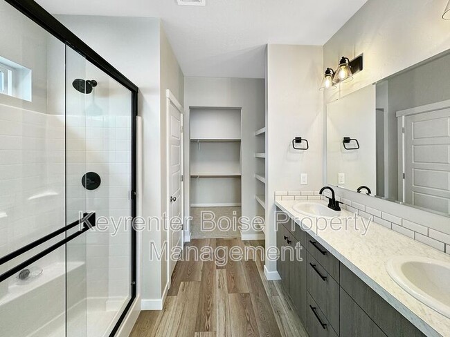 Building Photo - 11253 W Langit St