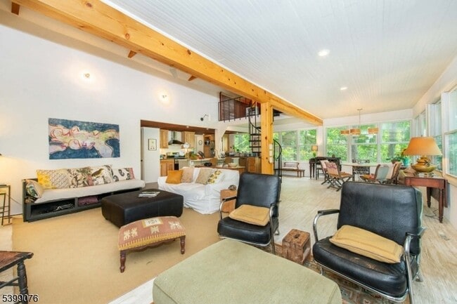 Building Photo - 37 N Rd