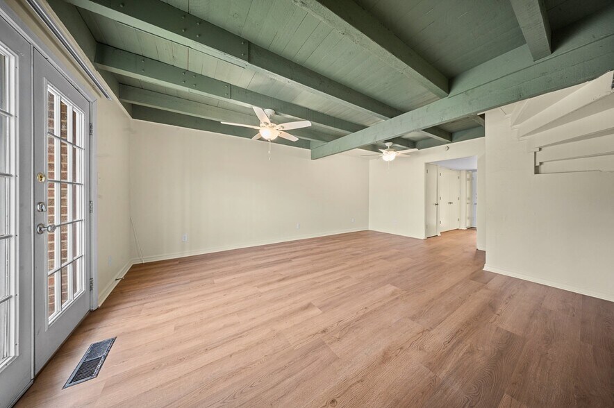 Building Photo - 208 E Starr Ave