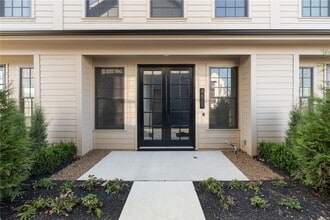 Building Photo - 4621 S 47th St