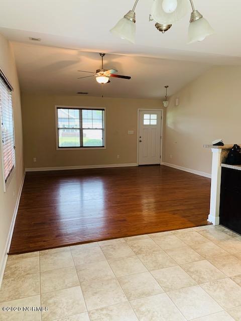 Building Photo - 419 Ridgeway Dr