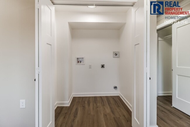 Building Photo - 1812 Sanford Dr