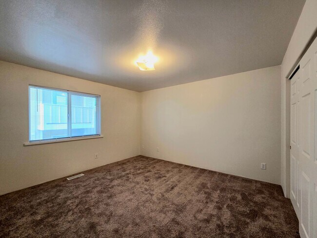 Building Photo - 1407 Maple St
