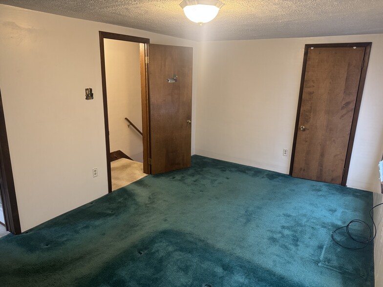 Master bedroom - 1335 Parkman Rd NW