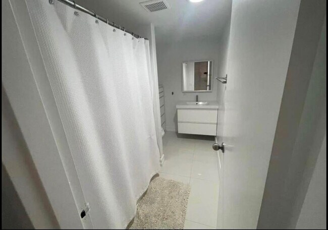 Building Photo - 300 Waterway Dr S