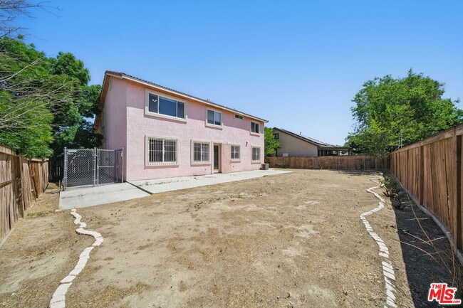 Building Photo - 3702 Las Palmas Ave