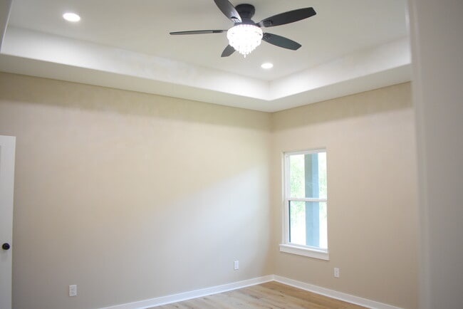 Building Photo - 2713 Sullivan Dr