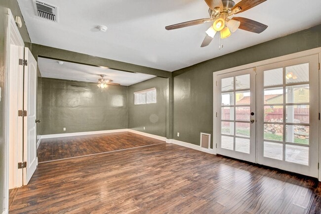 Building Photo - UNIQUE SINGLE FAMILY HOME! - No HOA, Car Lift, RV Parking and Nice Backyard