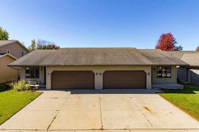 Primary Photo - 3501 N Marcos Ln