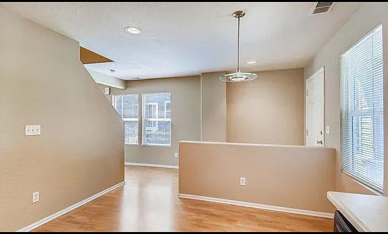 Building Photo - 159 Montgomery Dr