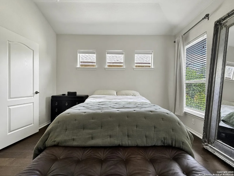 Building Photo - 1210 Cresswell Cove