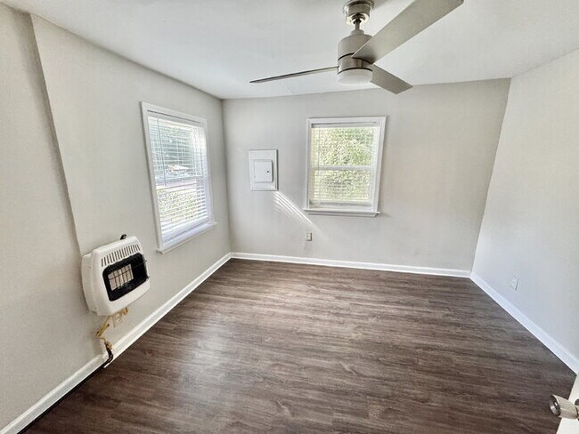 Building Photo - 324 Harrell St