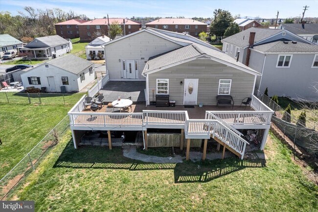 Building Photo - 540 Monticello St
