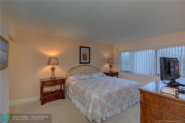 Building Photo - 10980 S Ocean Dr