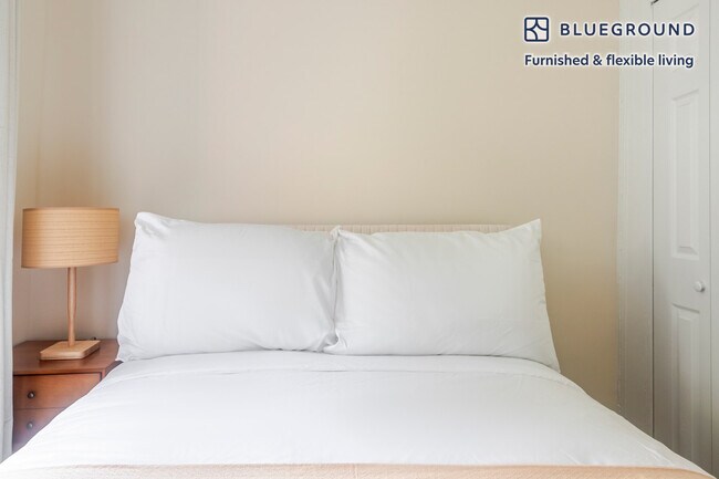 Building Photo - 26 Jane St