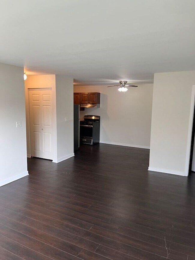 Building Photo - 1500 Light Road