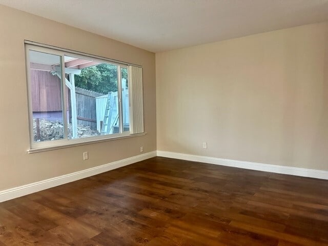 Building Photo - Beautifully Updated 4-Bedroom Home