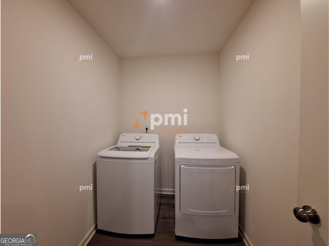 Building Photo - 516 Liberty Hall Dr