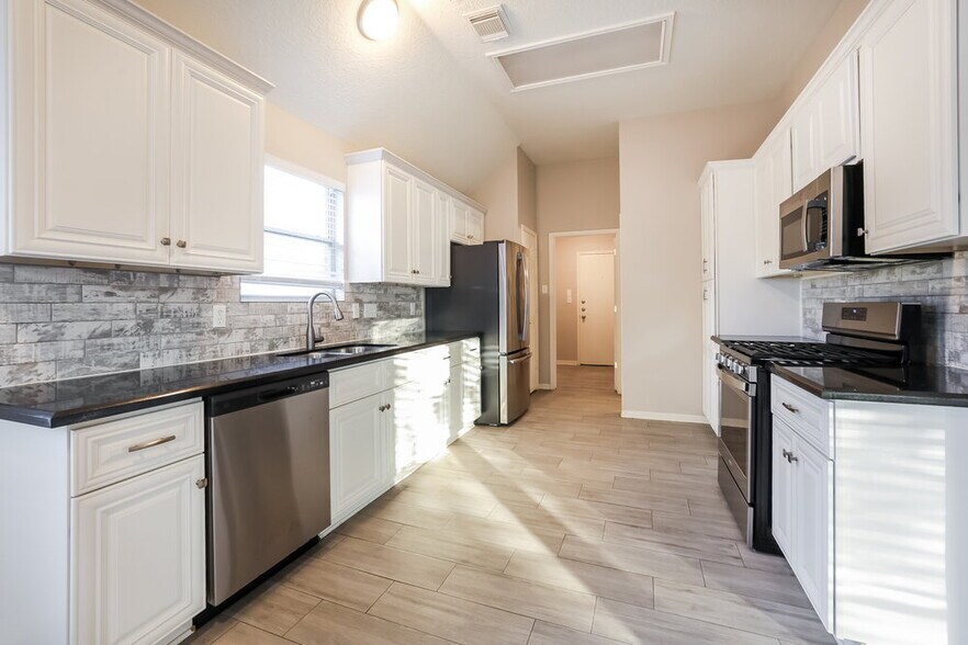 Building Photo - 5113 Orange Blossom Ct