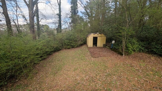 Building Photo - 2BR/1.5BA Renovated Townhome