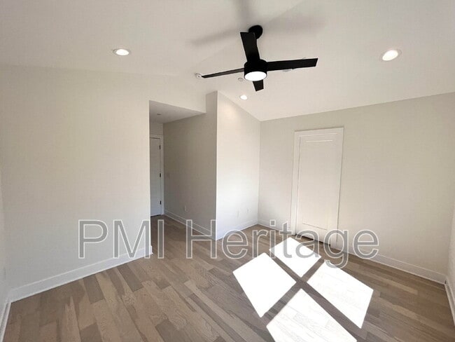 Building Photo - 604 N 6th St