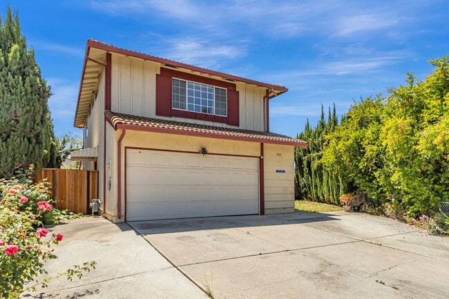 Primary Photo - Spacious 4-Bedroom Home in Prime Milpitas