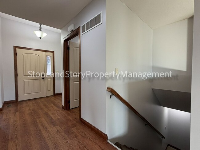 Building Photo - 3 bedroom 2 bath in Washburn Rural school district